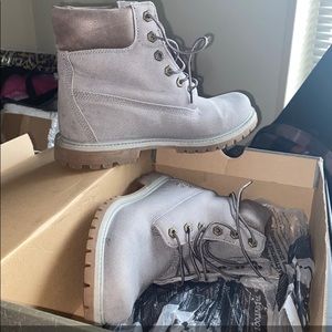 NEW Gray timberland boots